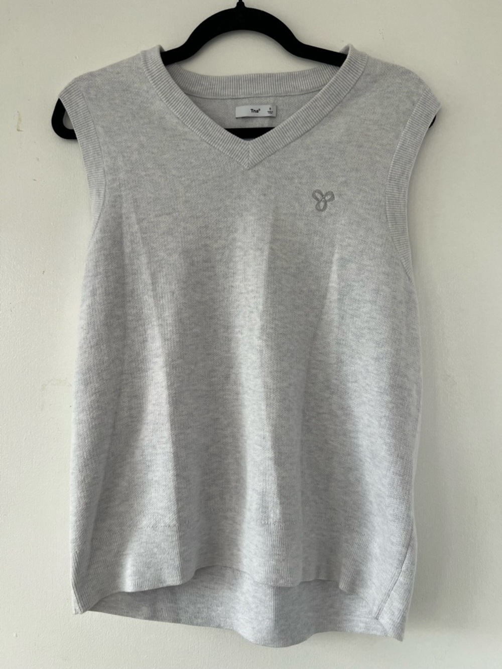 TNA Light Gray V-Neck Sleeveless Knit Tank